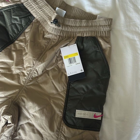 Nike shorts size small - Picture 4 of 6